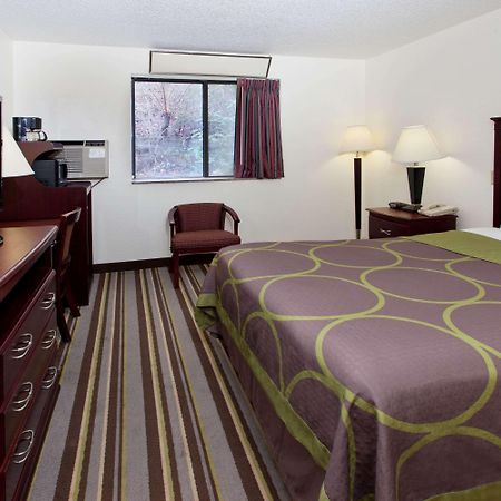 Super 8 By Wyndham Tuscaloosa Hotel Екстериор снимка
