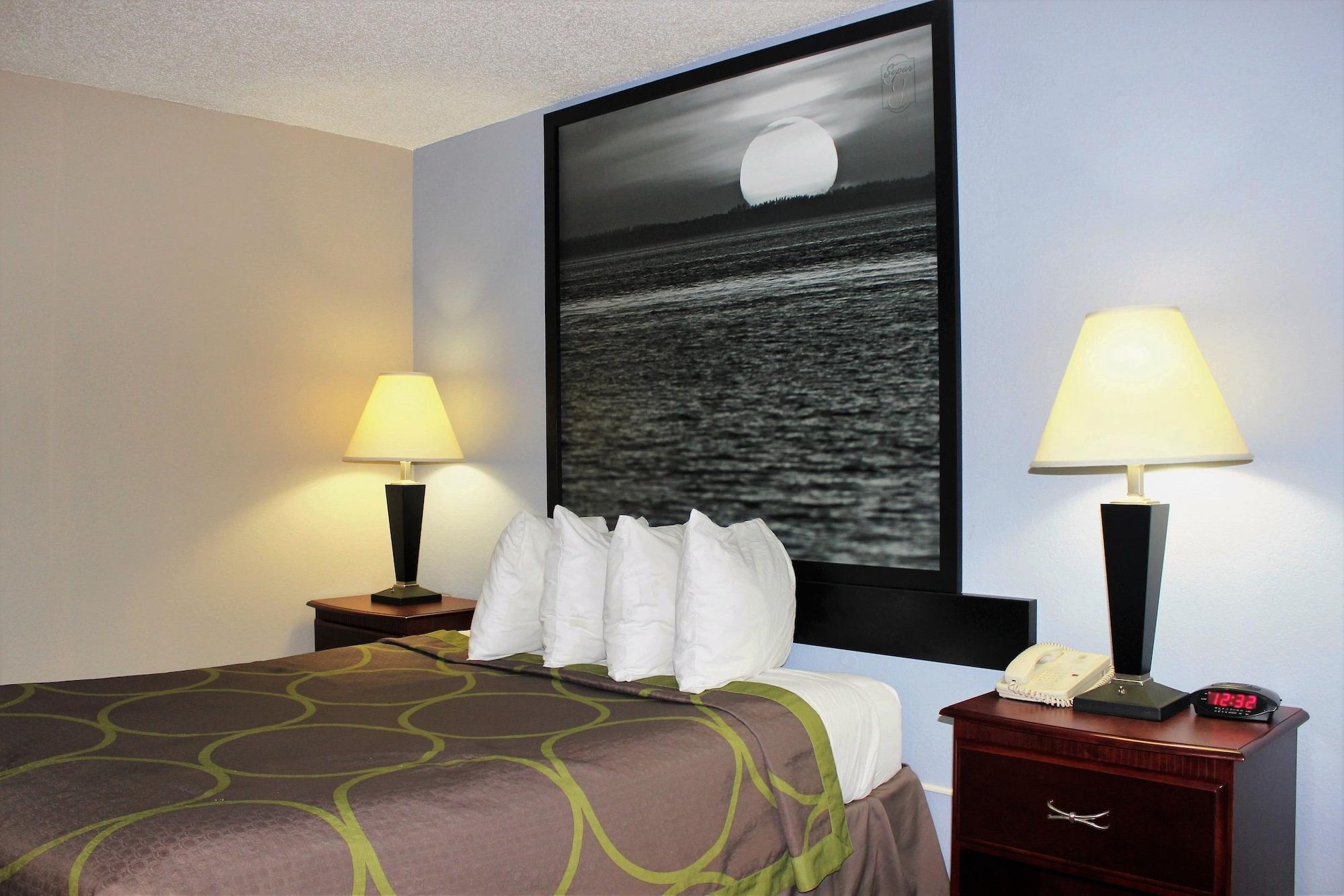 Super 8 By Wyndham Tuscaloosa Hotel Екстериор снимка