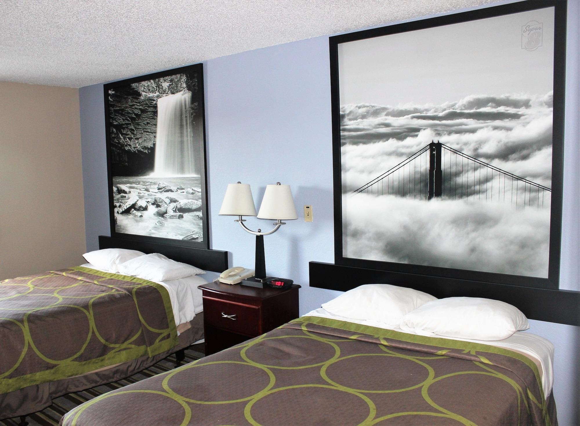 Super 8 By Wyndham Tuscaloosa Hotel Екстериор снимка
