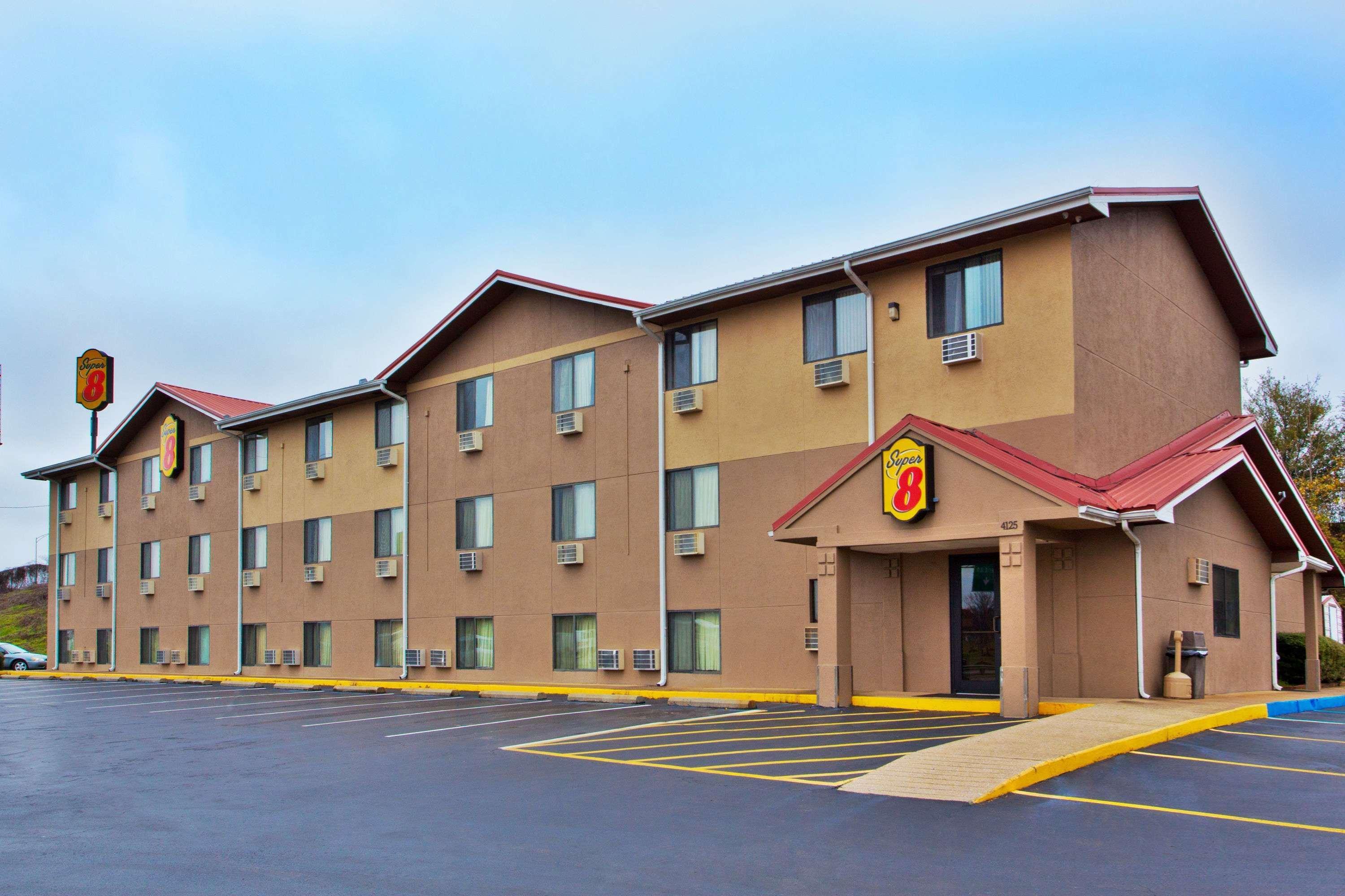 Super 8 By Wyndham Tuscaloosa Hotel Екстериор снимка
