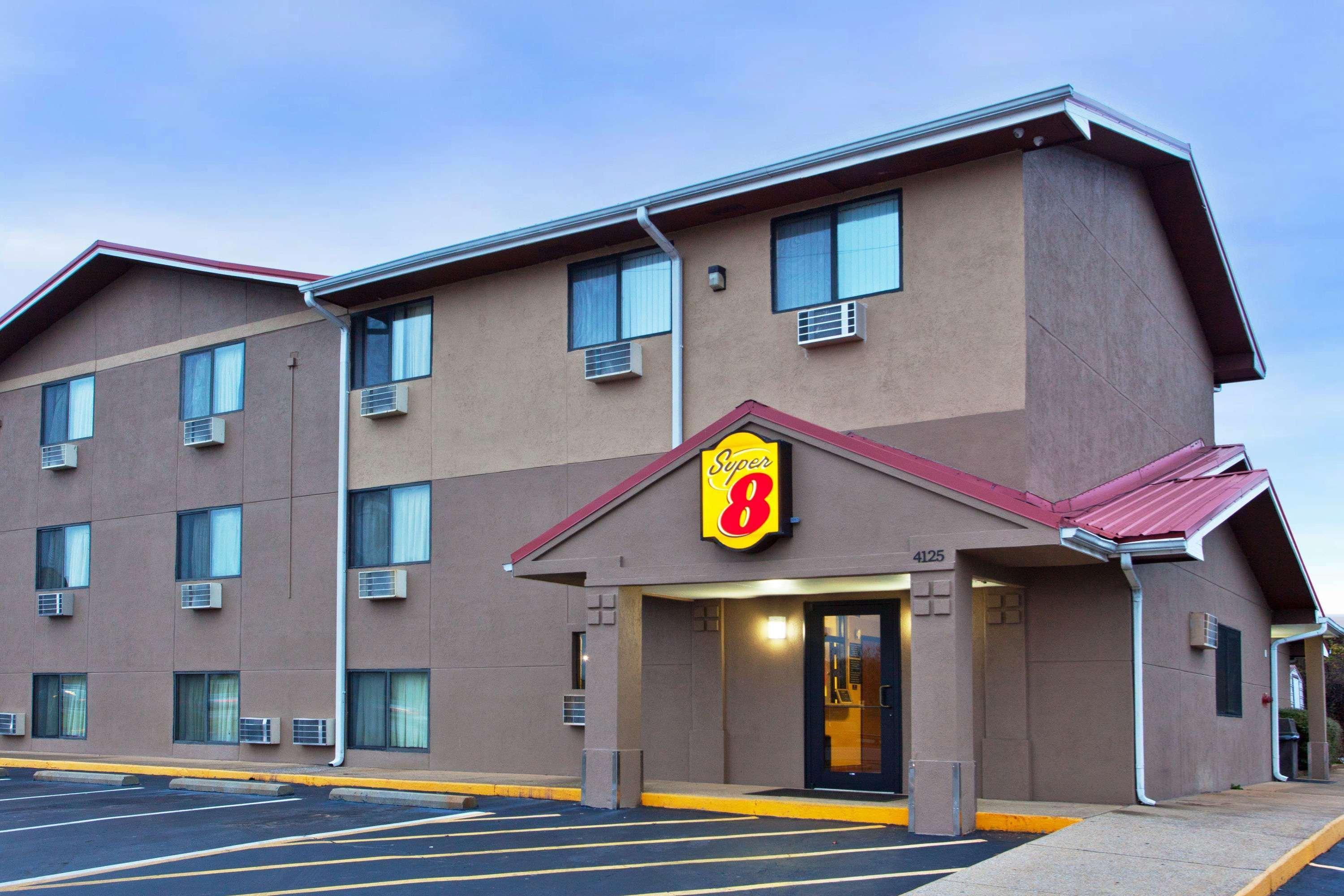 Super 8 By Wyndham Tuscaloosa Hotel Екстериор снимка