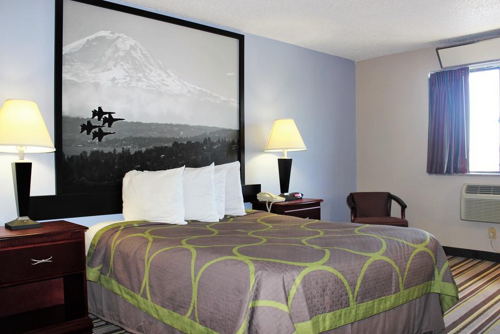 Super 8 By Wyndham Tuscaloosa Hotel Екстериор снимка