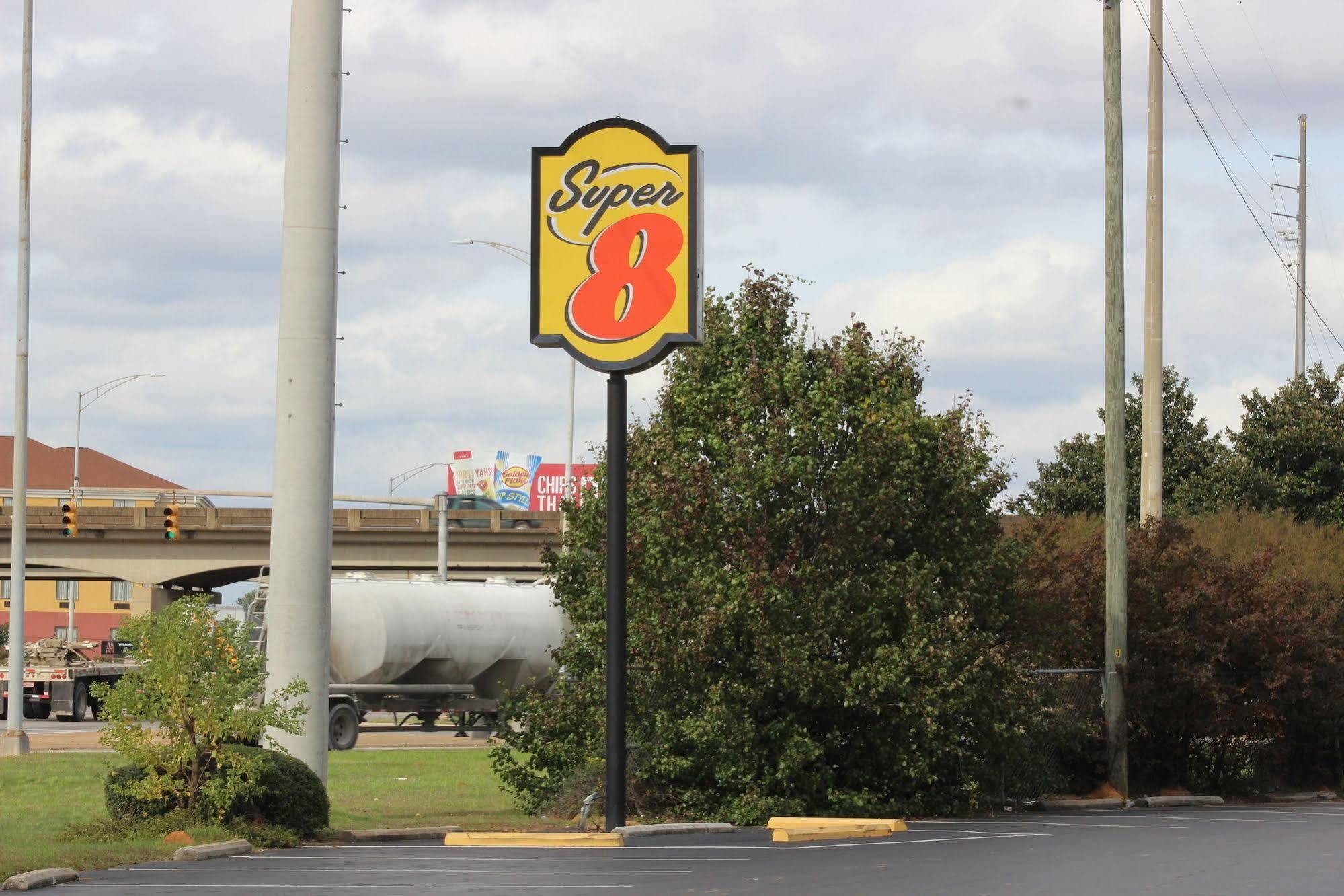 Super 8 By Wyndham Tuscaloosa Hotel Екстериор снимка
