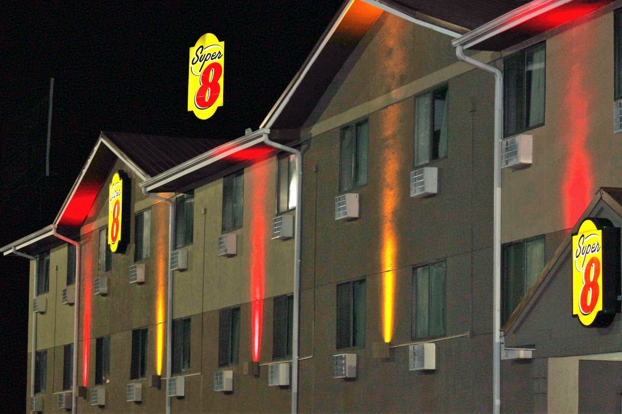 Super 8 By Wyndham Tuscaloosa Hotel Екстериор снимка